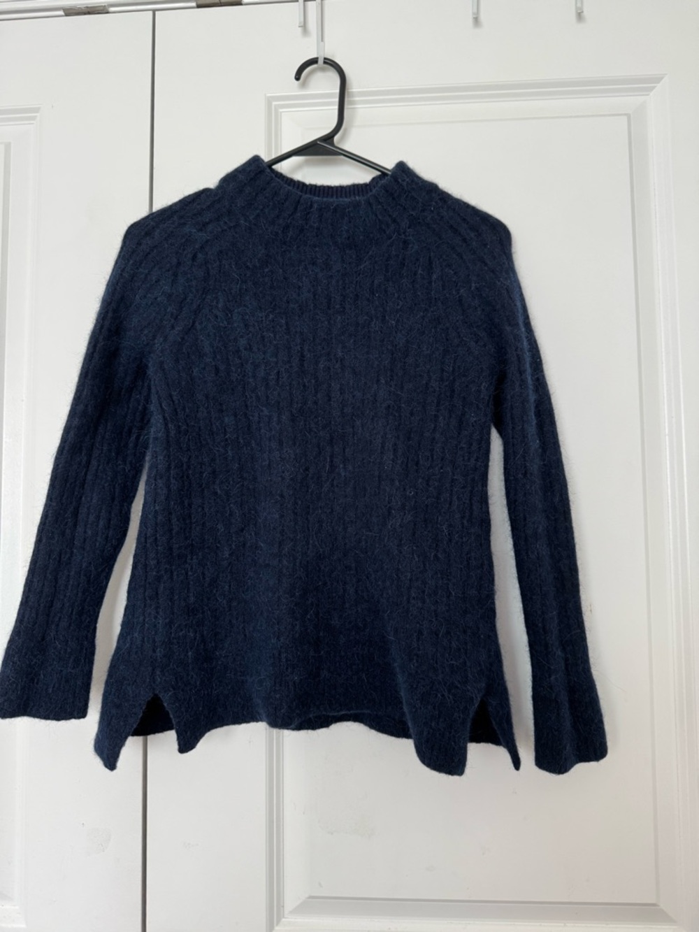 Banana Republic Dark Navy Crewneck Sweater size xs